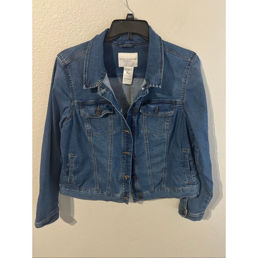 ❤️Social Standard Sanctuary Denim Jacket